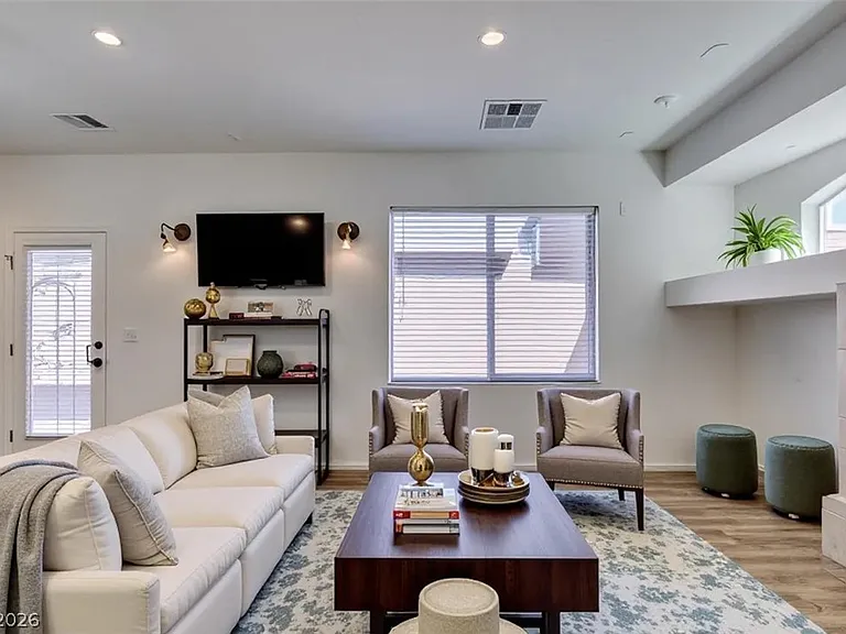 685 Taliput Palm Pl — Photo 3