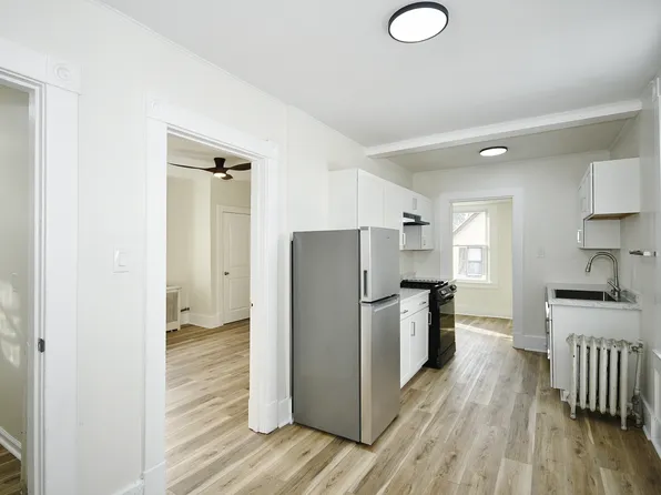 1402 4th Ave APT 5, Coraopolis, PA 15108