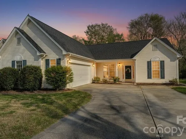 8423 Meadowcreek Village Dr, Locust, NC 28097