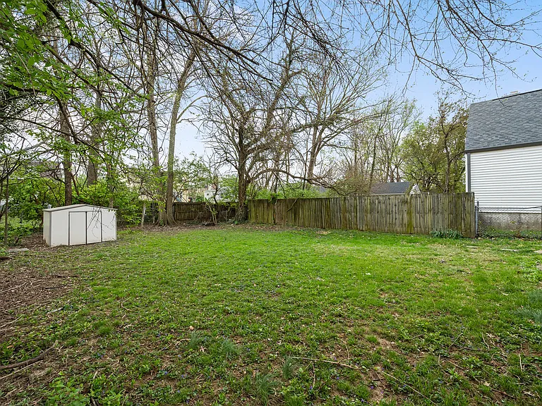3934 Kennison Ave — Photo 32