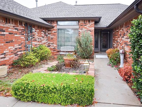 2nd image of 1313 SW 106th Pl