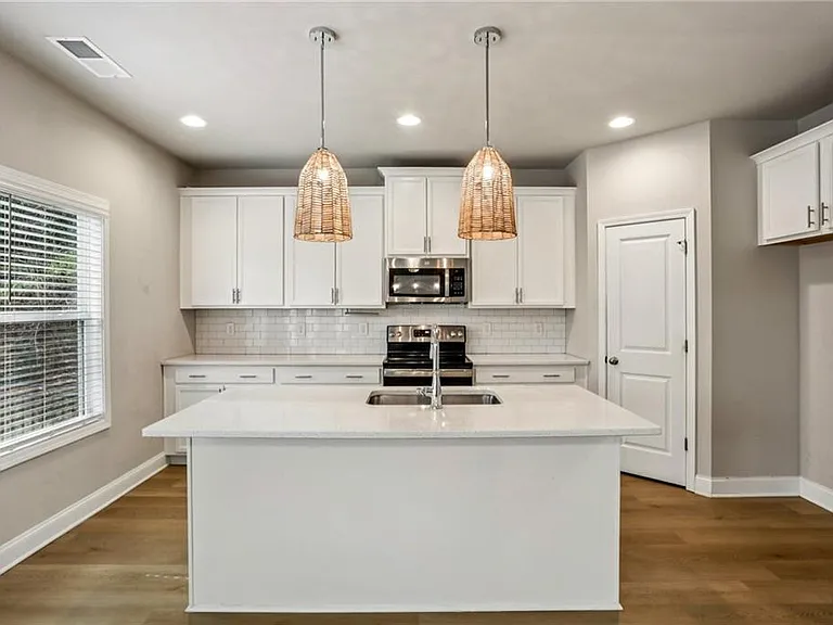 2099 Easterwood Ter — Photo 11