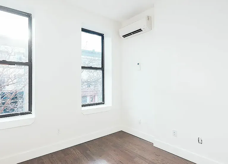 659 Seneca Ave #2L — Photo 3