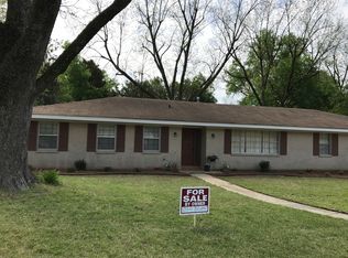 214 Hickory Ln, Prattville, AL 36066