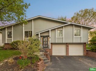 1218 N 145th Plz, Omaha, NE 68154