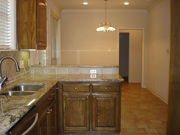5th image of 1228 Willow Cove Ter