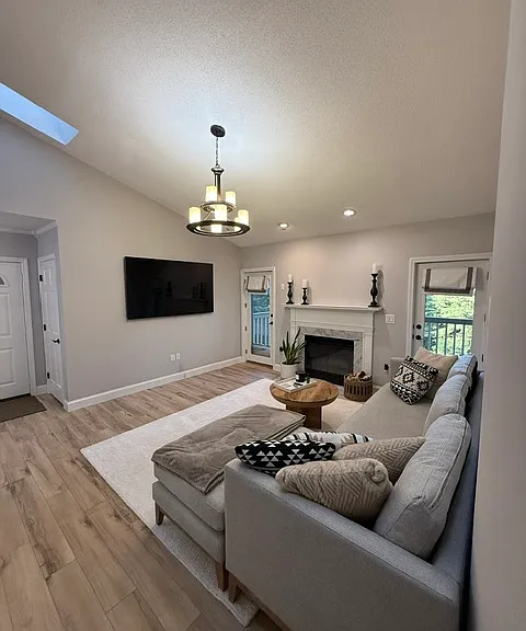 33 Langdon Ct #203 — Photo 3
