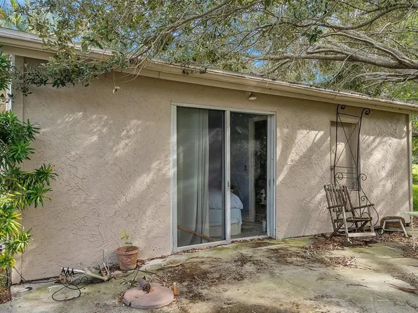 11575 Murray Ave, Seminole, FL 33778