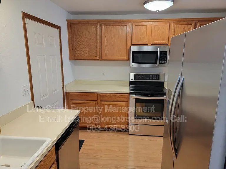 3121 NE Flintlock Pl — Photo 5