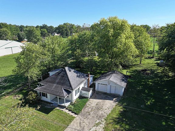 4th image of 1592 E County Road 550 S