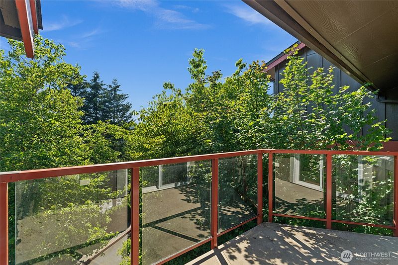 5th image of 11058 NE 33rd Place #D6