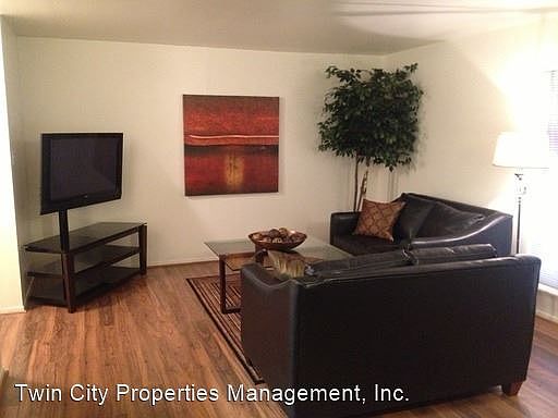 4th image of 611 S Ennis St APT 33