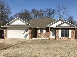 110 Rock Creek Dr, Morrilton, AR 72110