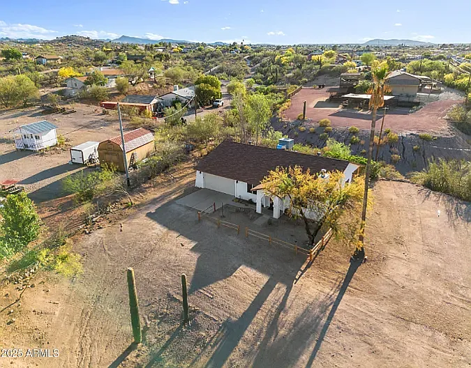 905 Oasis Dr — Photo 3