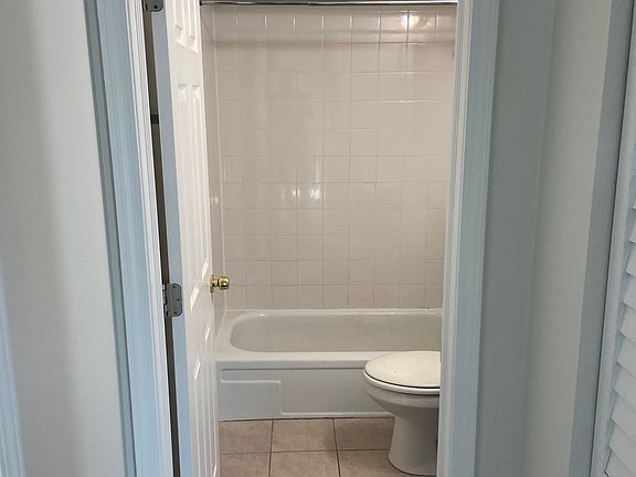4th image of 10735 Green Meadows Dr