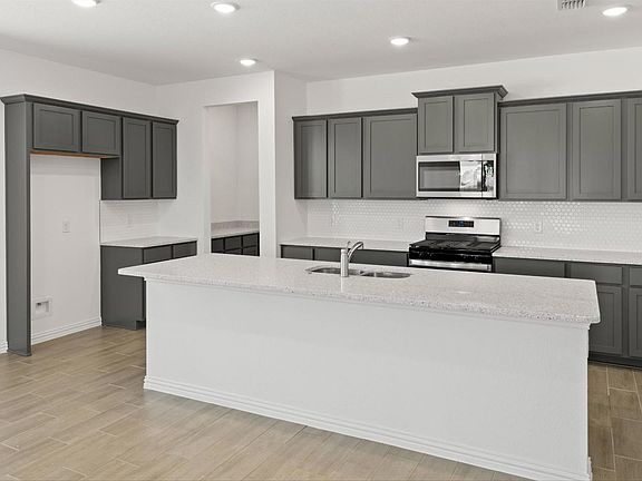 3rd image of 2747 E Teton St