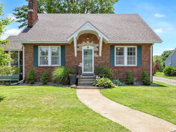 526 W Legion Ave, Columbia, IL 62236