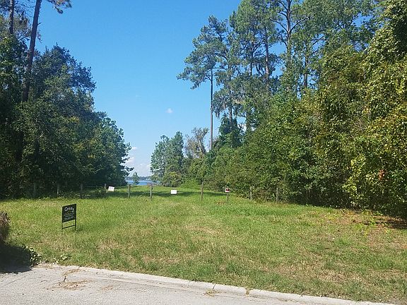 2nd image of Riverplace Ct