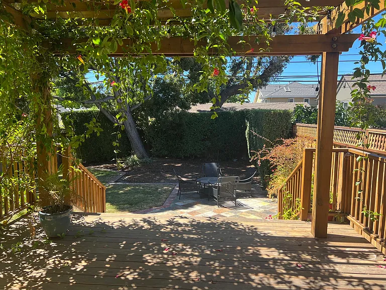 2108 Hillside Dr — Photo 37