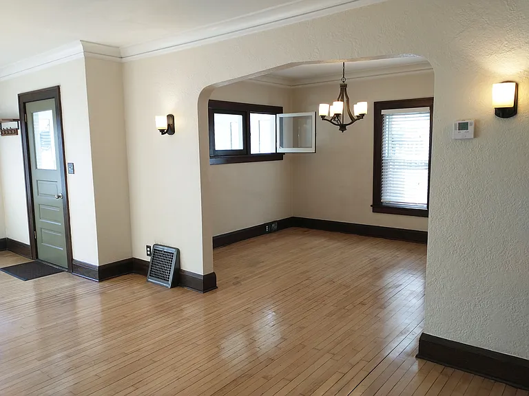 1315 29th Ave NE #1 — Photo 8
