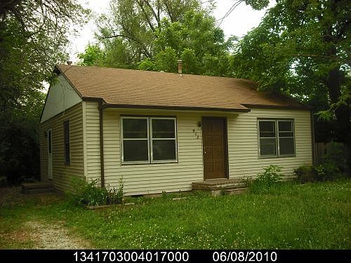 2nd image of 912 SE 34th St