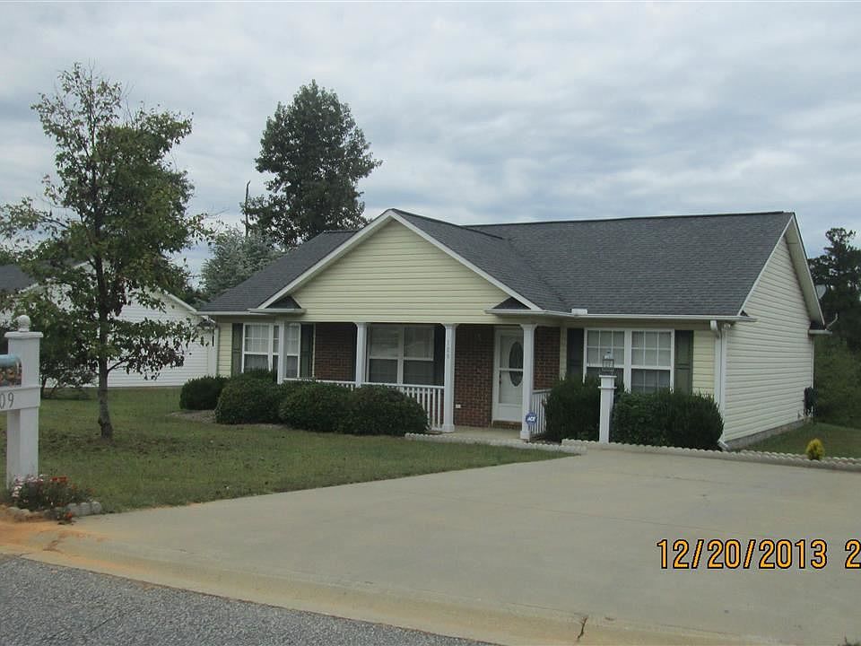 1st image of 109 Vista Hill Dr