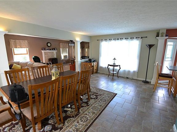4th image of 2252 Brookside Dr