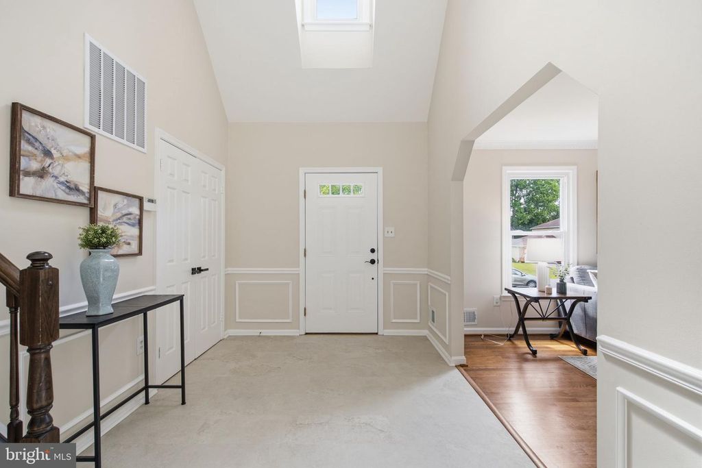 14632 Locustwood Ln, Silver Spring, MD - View 2