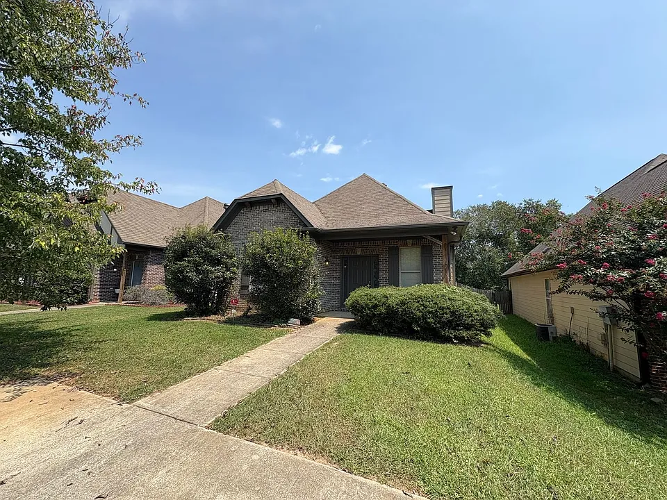 1044 Washington Dr