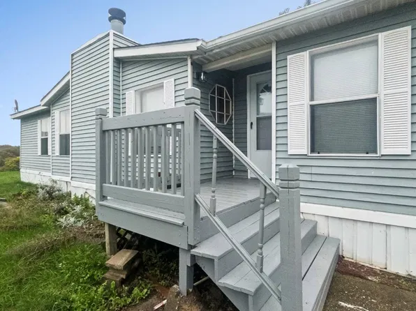 4139 Clement St, Milford, MI 48381