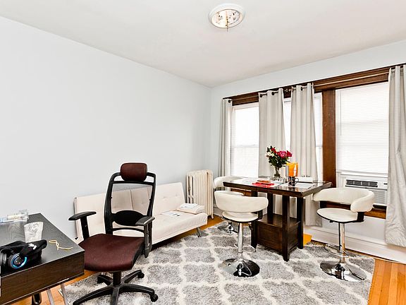 4th image of 4109 N Ashland Ave APT 1S