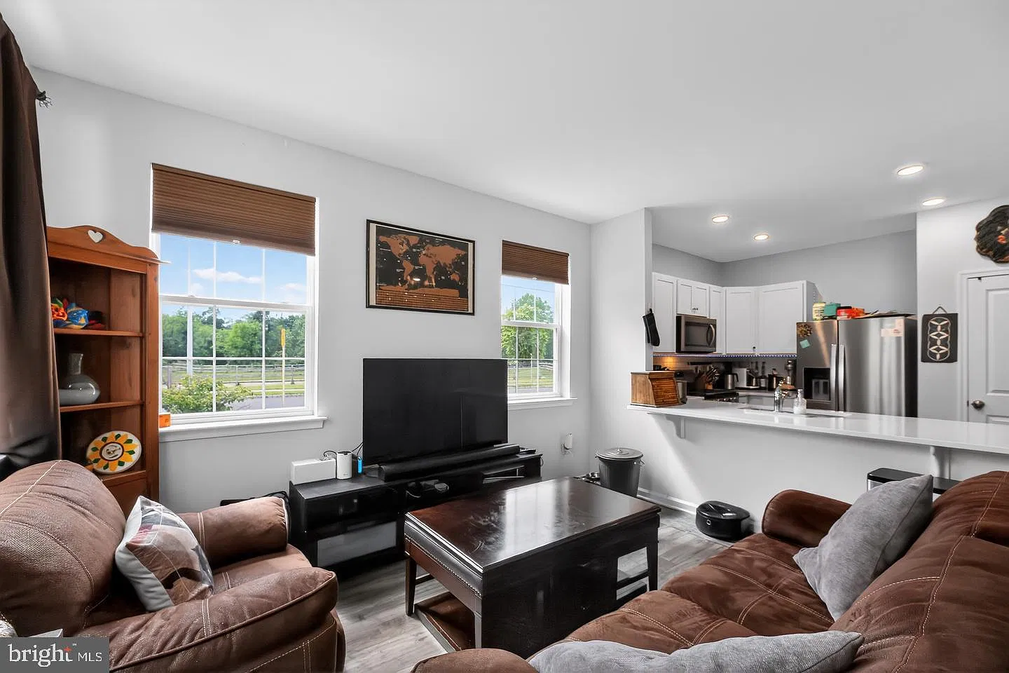 3 bed, 2.5 bath, 1484 sqft, $2,700 — Photo 3