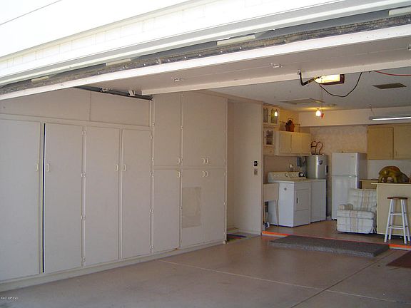3rd image of 11045 W Crestbrook Dr