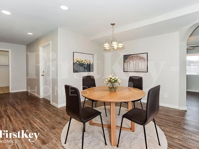 1010 W 4th Pl — Photo 6