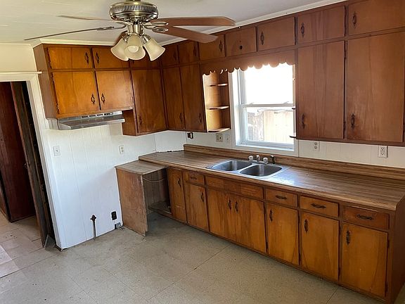 5th image of 205 E North St