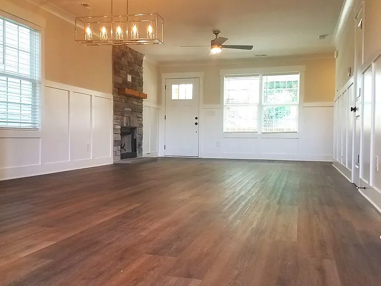 291 Stratford Ln — Photo 11