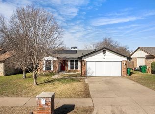 5701 Whitley Rd, Haltom City, TX 76148
