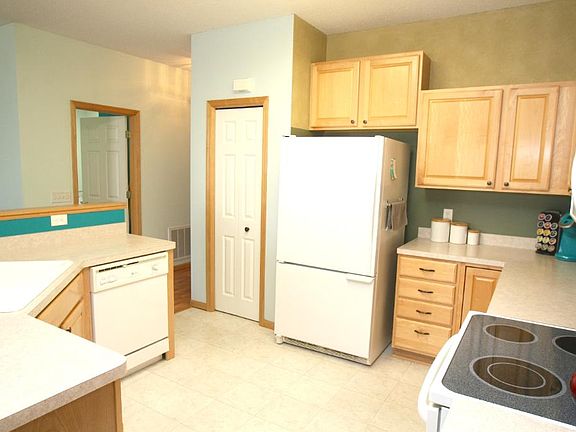 3rd image of 449 Wilderness Dr