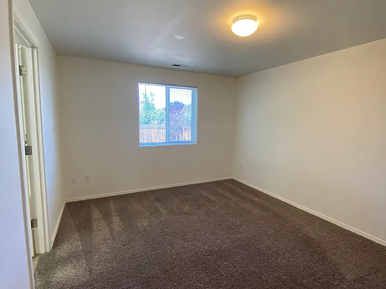 2501 NE 5th St — Photo 17