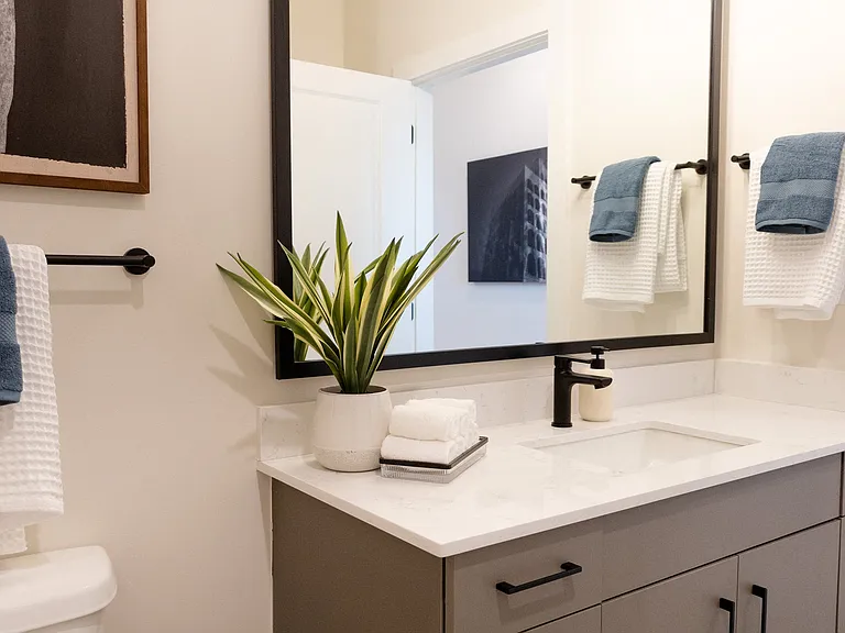District at Riverside Apartments — Photo 32