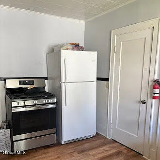 2121 Burdett Ave #N — Photo 7