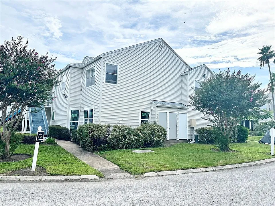 2524 Woodgate Blvd #201