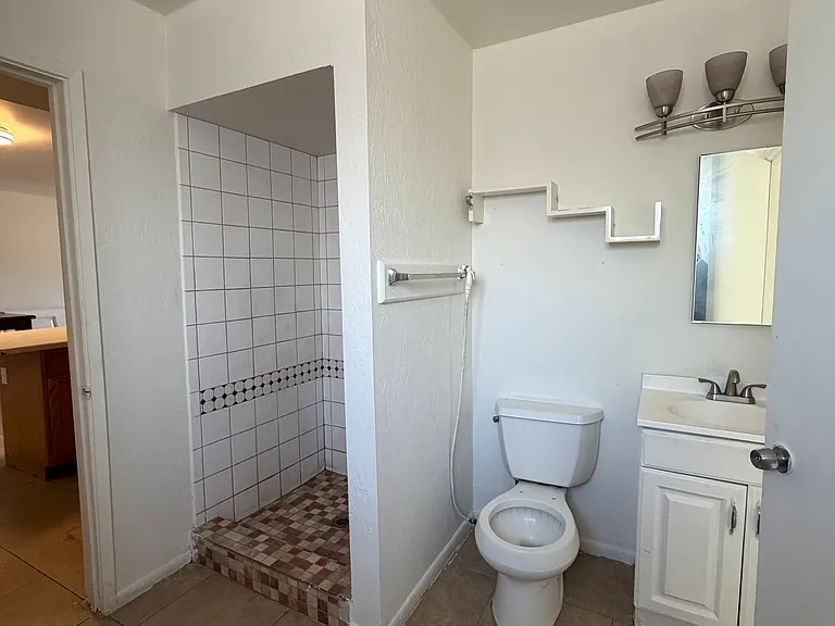 1729 W Pueblo Ave — Photo 4
