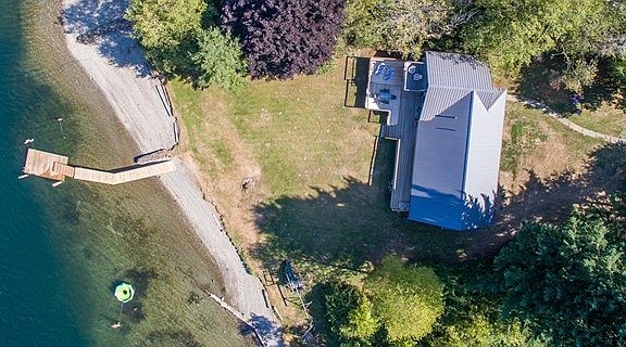 3rd image of 3728 S Bay Dr