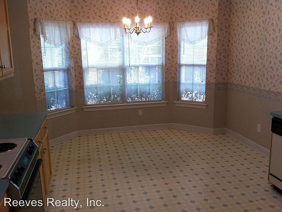 4th image of 1117 Wildwood Ave