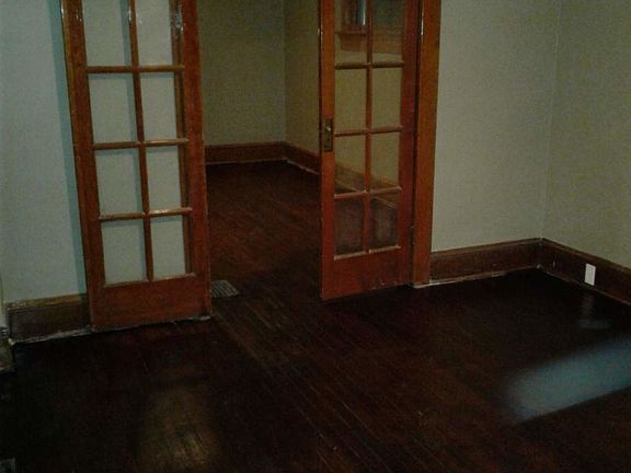 3rd image of 707 Brandes St
