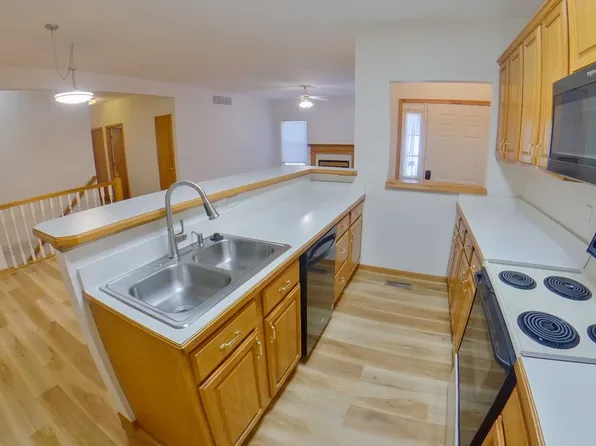 2851 Kelly Dr, Manhattan, KS 66502