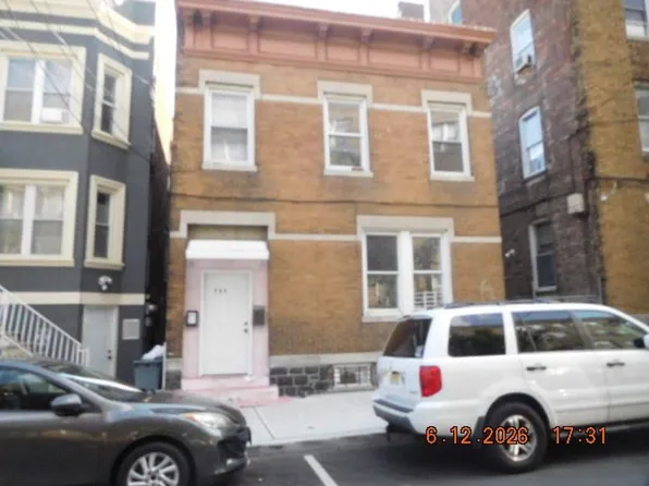 325 52nd St, West New York, NJ 07093