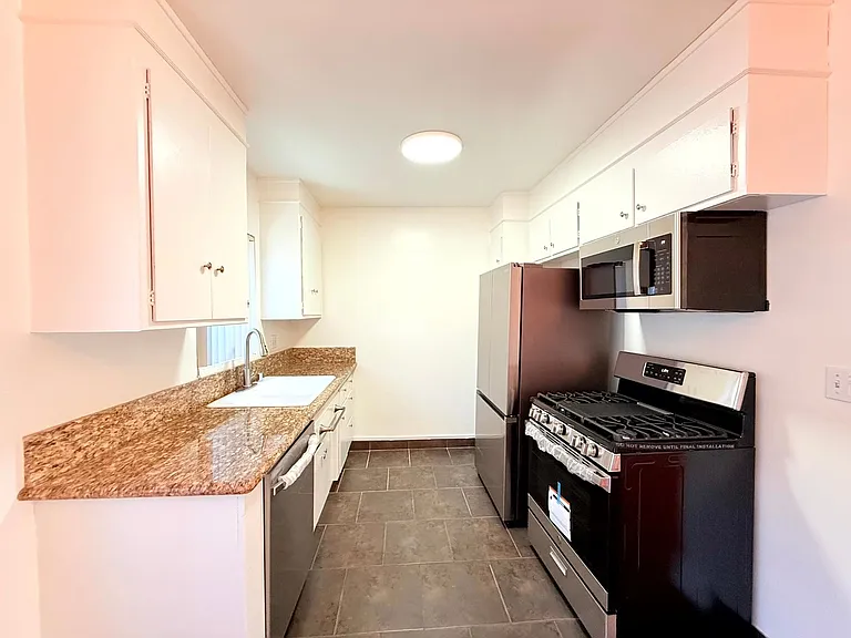 8130 Norton Ave, West Hollywood — Photo 34