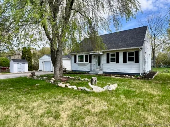 15 South Pine Street, Plainfield, CT 06374